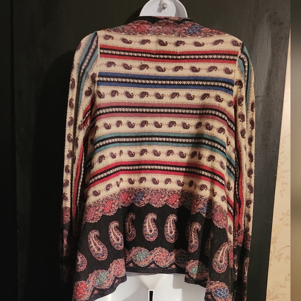 Guinevere women's black and multi pasley print long sleeve sweater Size XS